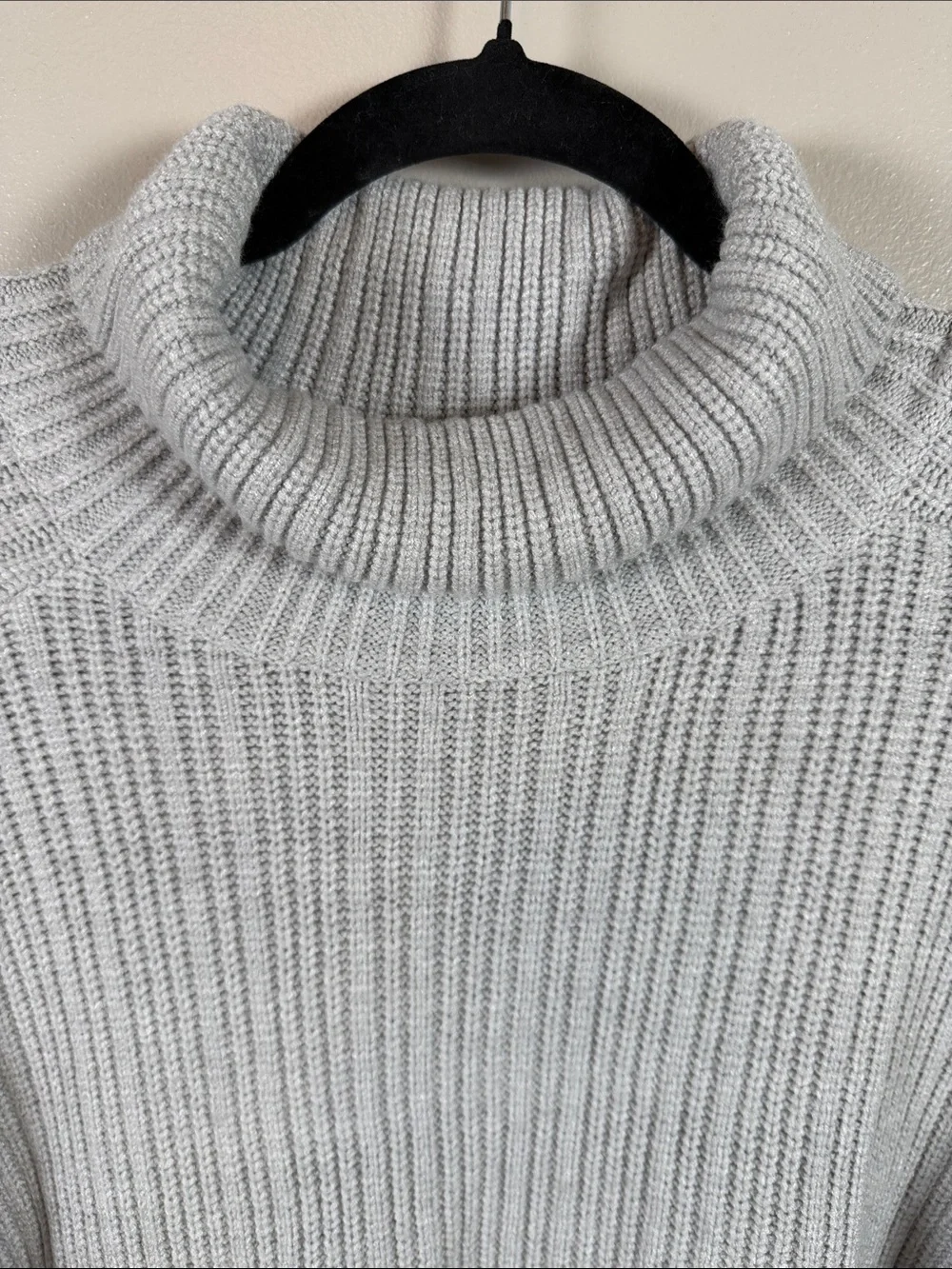 7 Diamonds Men's Turtleneck Sweater in Light Gray